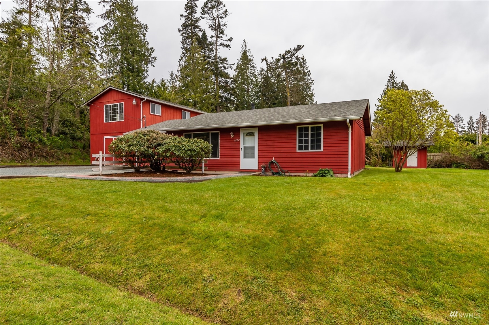 Property Photo:  3207 S Harborview Drive  WA 98260 