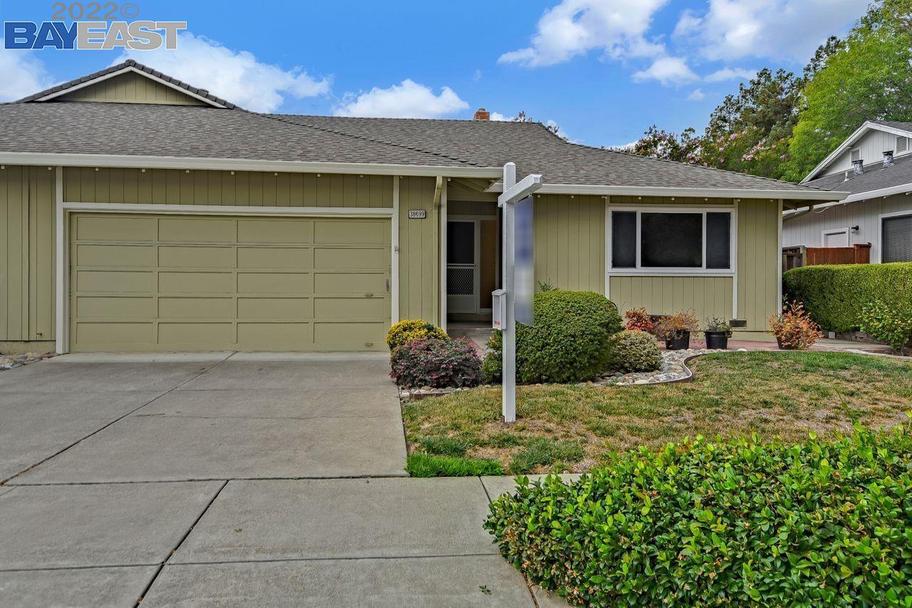 Property Photo:  38699 Greenwich Cir  CA 94536 