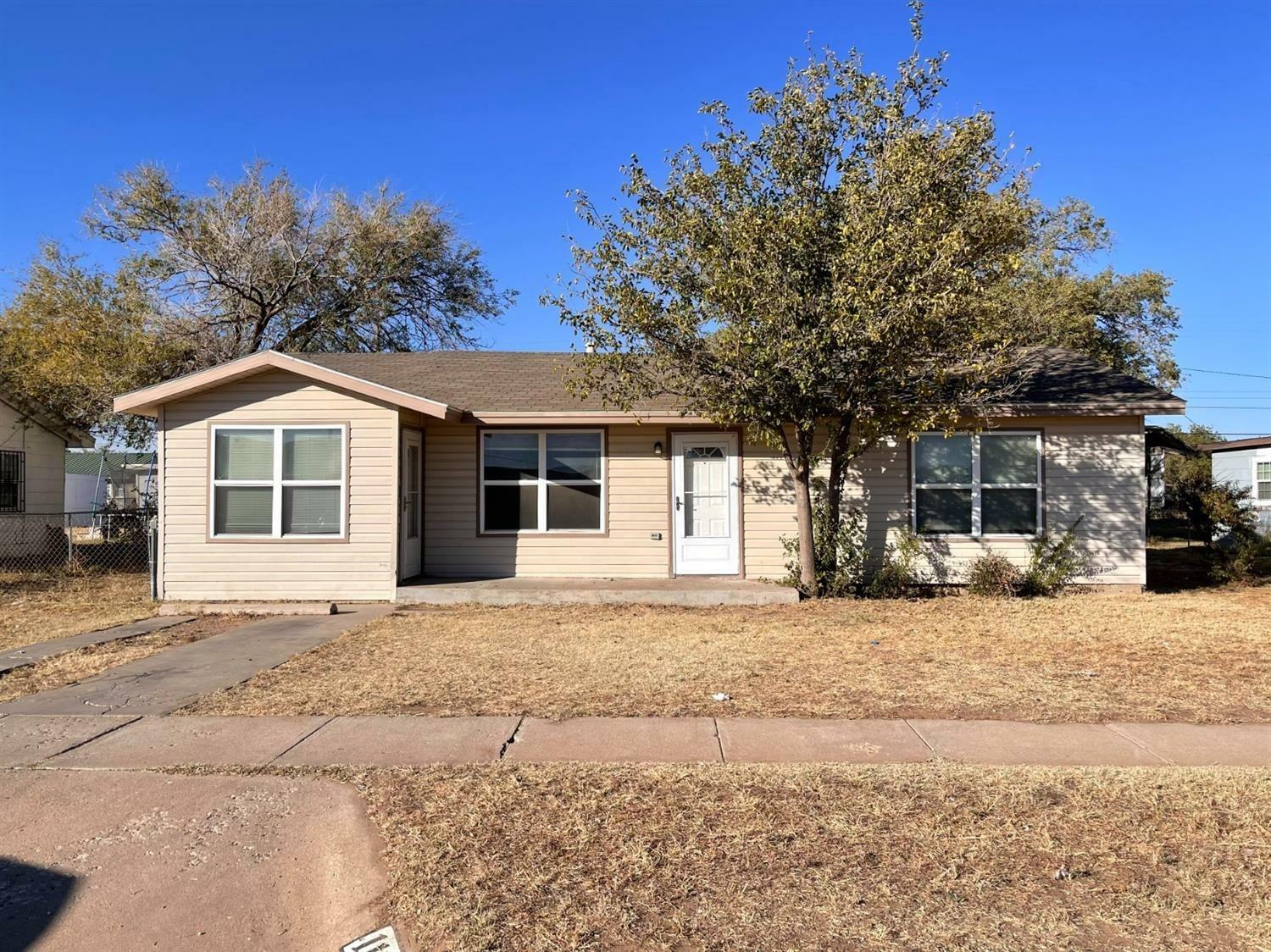 Property Photo:  1105 E Rice Street  TX 79403 