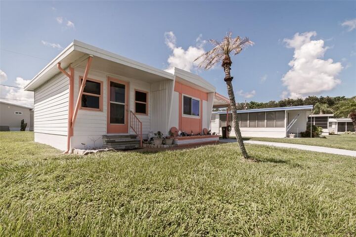 Property Photo: 525 Centre Street FL 34221