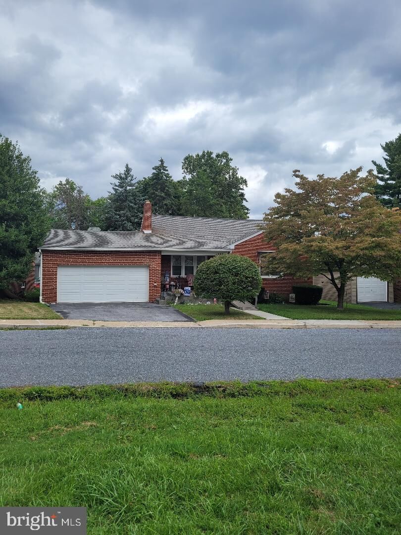 Property Photo: 2440 Parkway Boulevard PA 17103