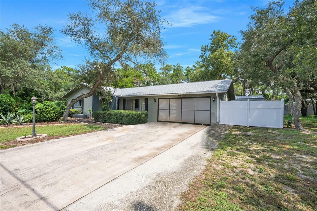 Property Photo:  4178 Ramona Drive  FL 34606 