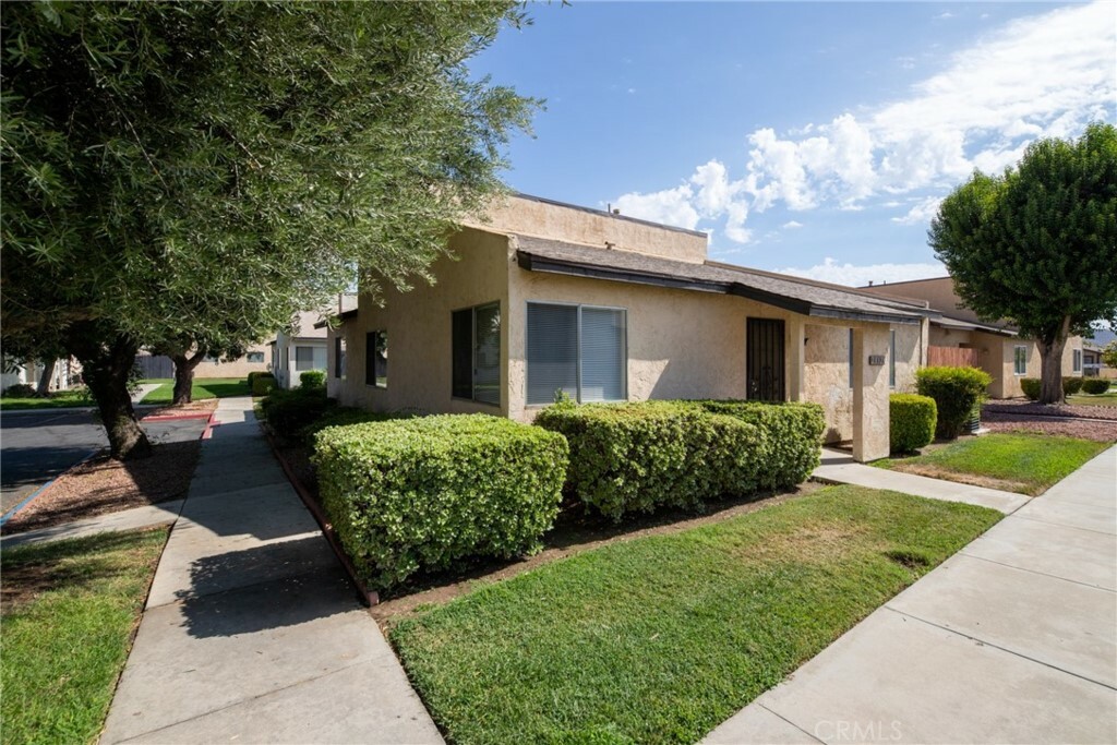 Property Photo:  29328 Murrieta Road  CA 92586 