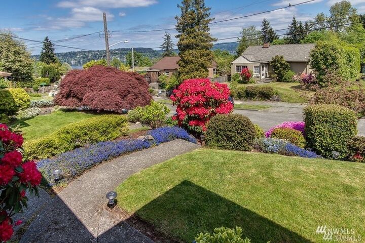 Property Photo: 10417 67th Avenue S WA 98178