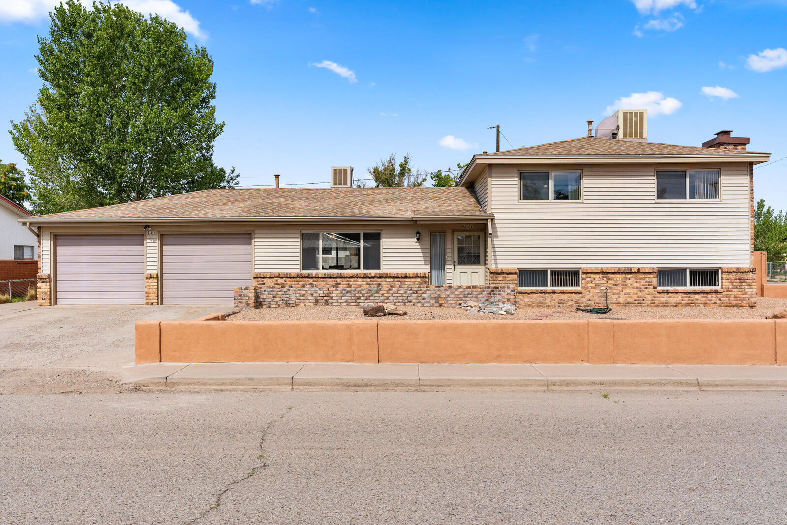Property Photo:  531 Coronado Drive  NM 87004 