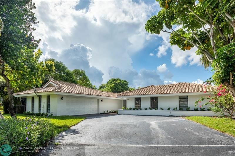 Property Photo:  365 Jacaranda Dr  FL 33324 