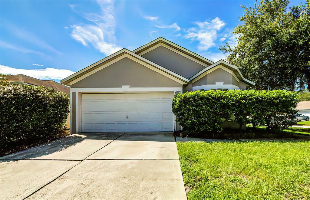 Property Photo: 233 Belfort Place FL 33594