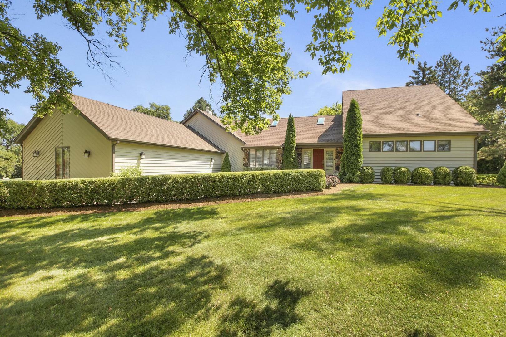 Property Photo:  62 Overbrook Road  IL 60010 