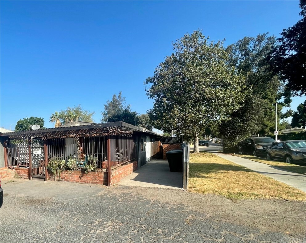 Property Photo:  859 S Citron Street  CA 92805 