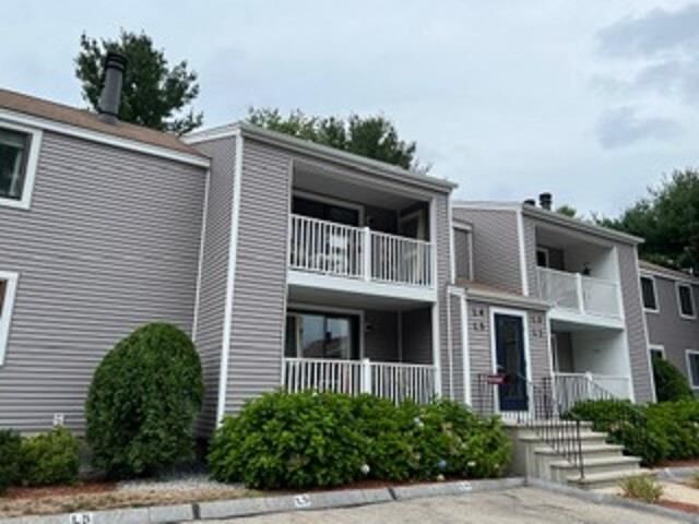 Property Photo: 4L Snow Circle NH 03062