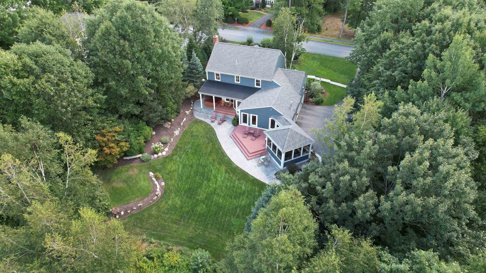 Property Photo: 64 Oakmont Drive NH 03301