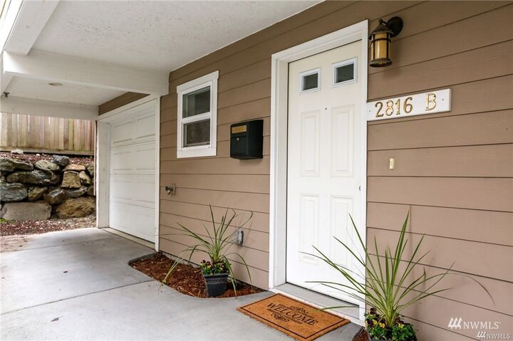 Property Photo: 2816 SW Adams Street B WA 98126