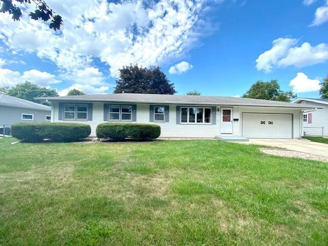 1519 North Claremont Dr  Janesville WI 53545 photo