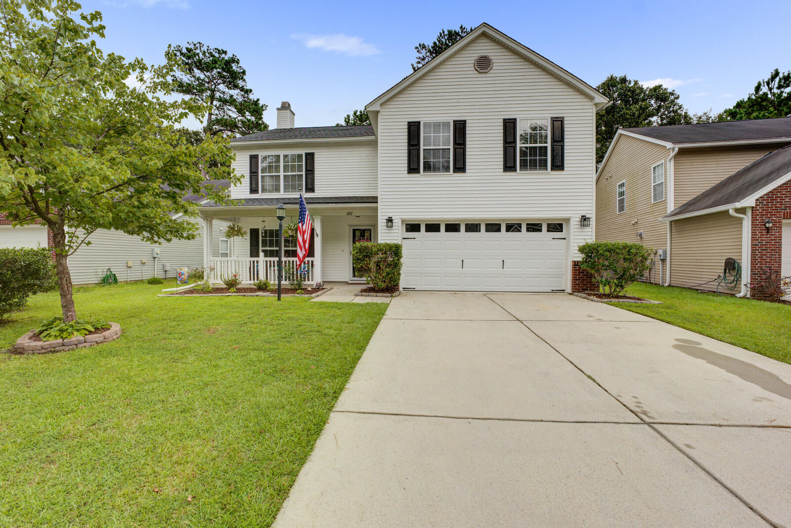 Property Photo: 207 Breckingridge Drive SC 29456