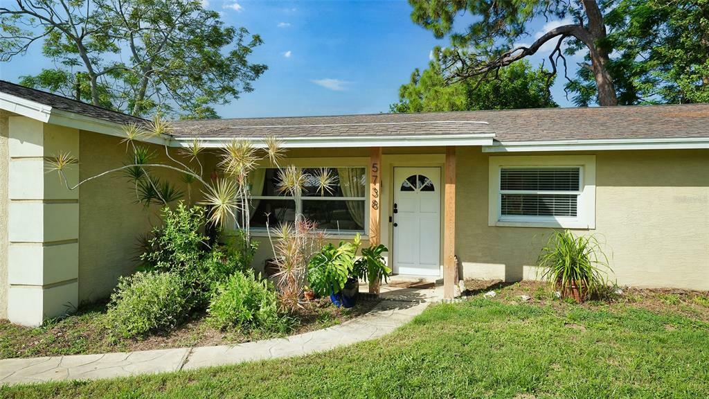 Property Photo:  5738 Antilles Drive  FL 34231 