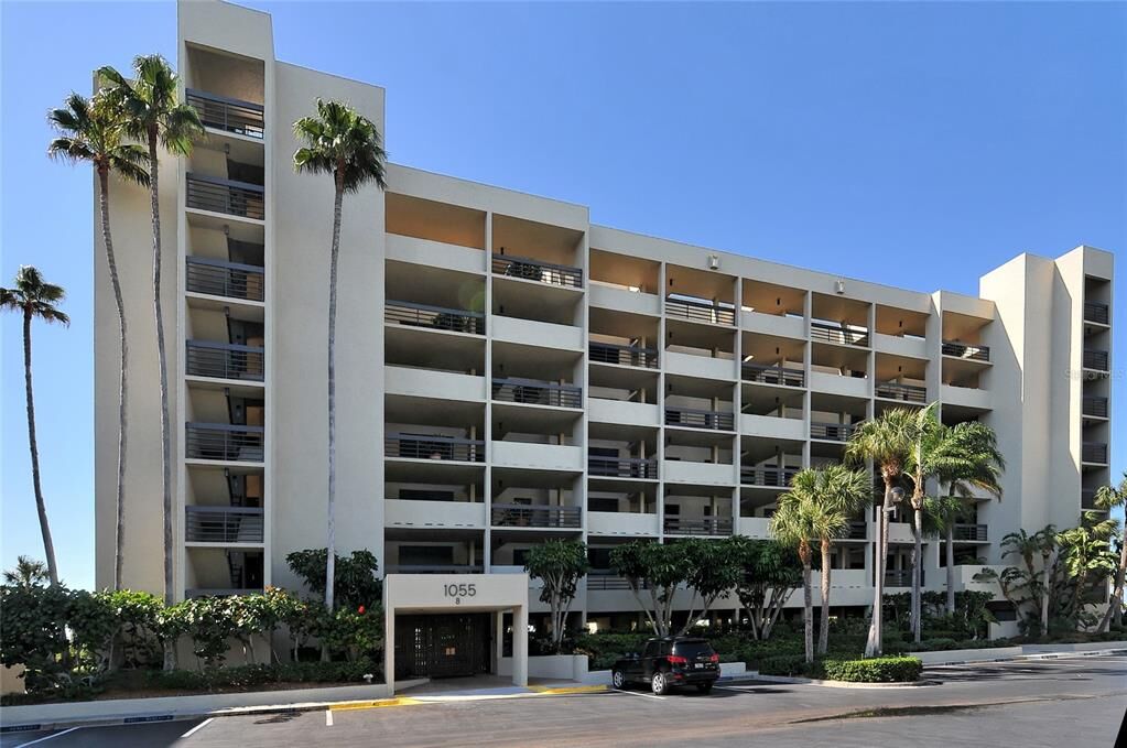 Property Photo:  1055 Gulf Of Mexico Drive 301  FL 34228 