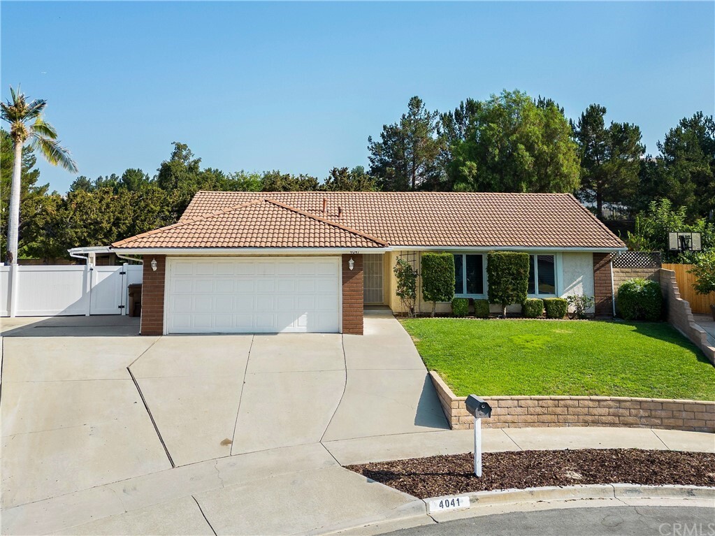 Property Photo: 4041 La Concetta Drive CA 92886