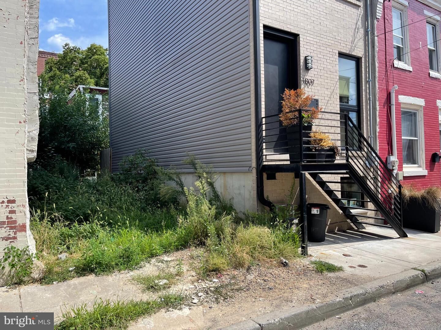 Property Photo:  1809 Waterloo Street  PA 19122 