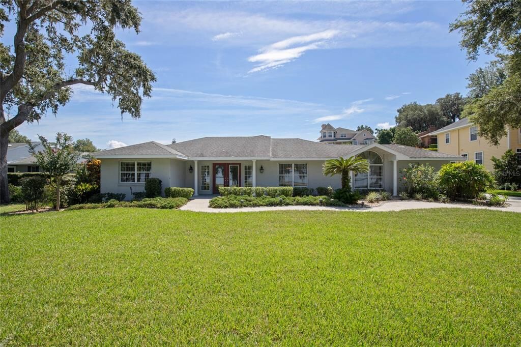 Property Photo: 1212 Overlook Road FL 32726