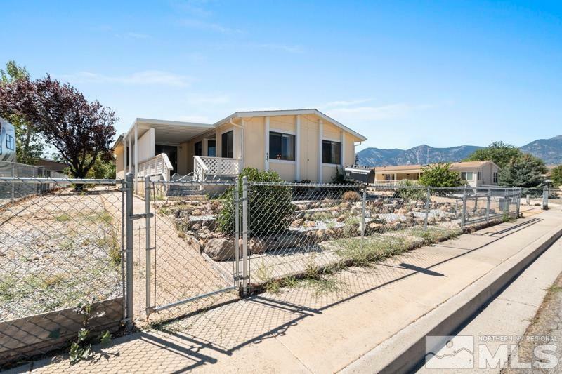 Property Photo: 917 Lehigh Cir NV 89705-7160