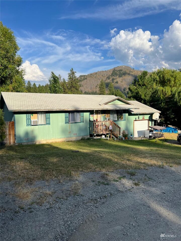 Property Photo:  998 S Monroe  WA 99166 