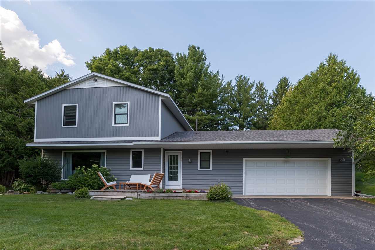 540 W Summit  Harbor Springs MI 49740 photo