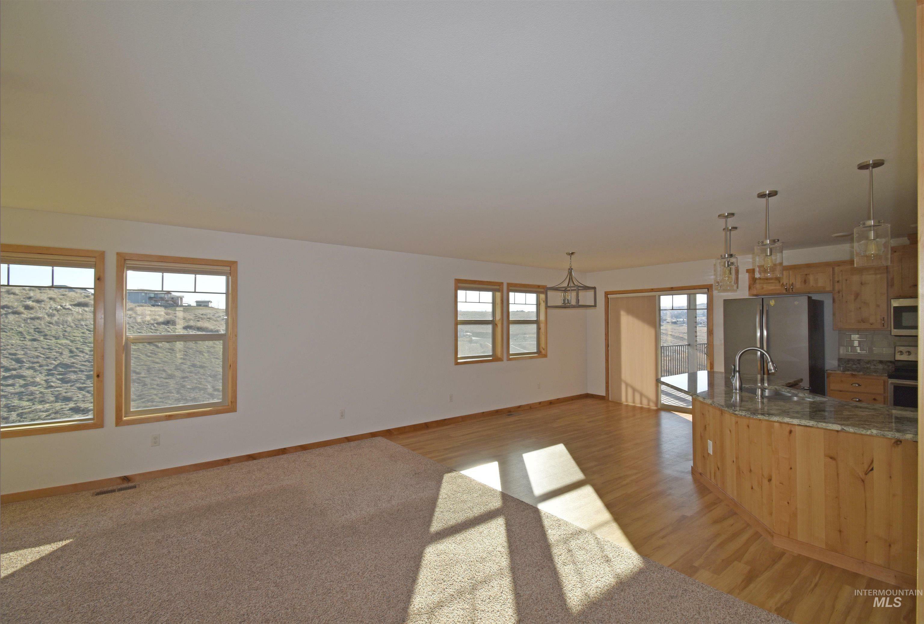 Property Photo: 2611 Remington Way WA 99403