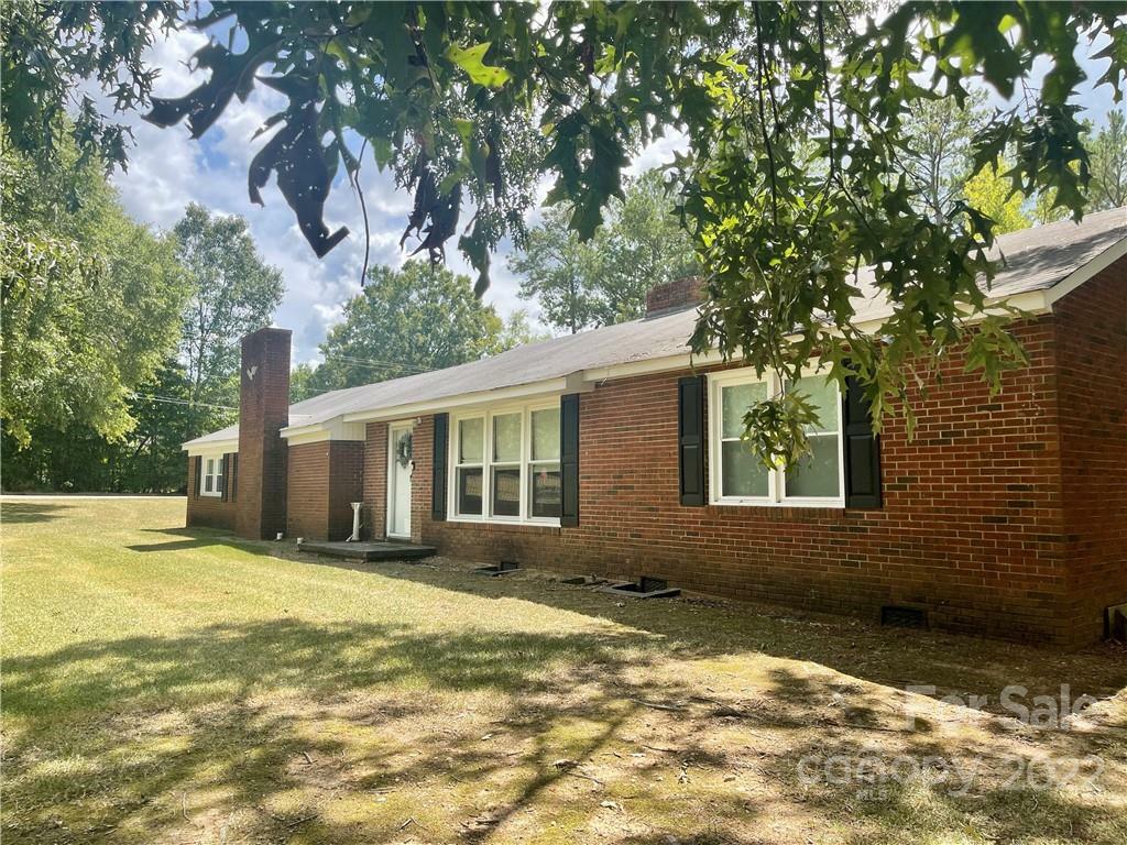 Property Photo:  1105 University Drive  SC 29720 