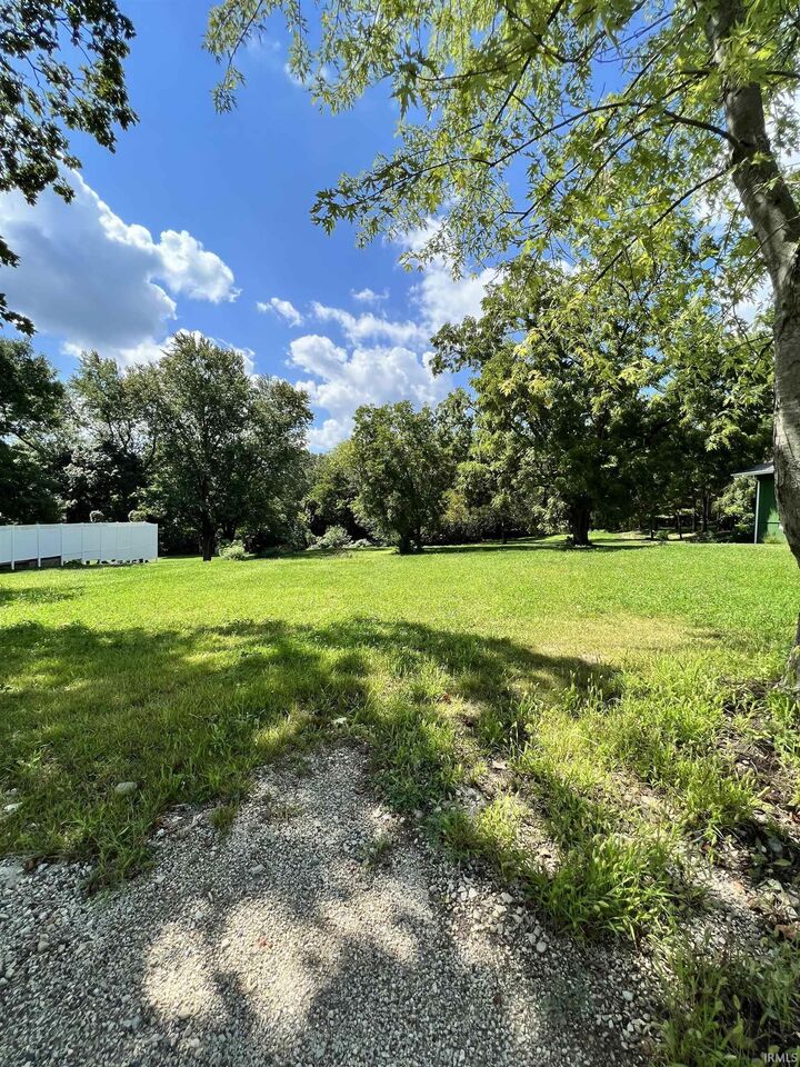 Property Photo: 775 N Seminary Street IN 46783-1015