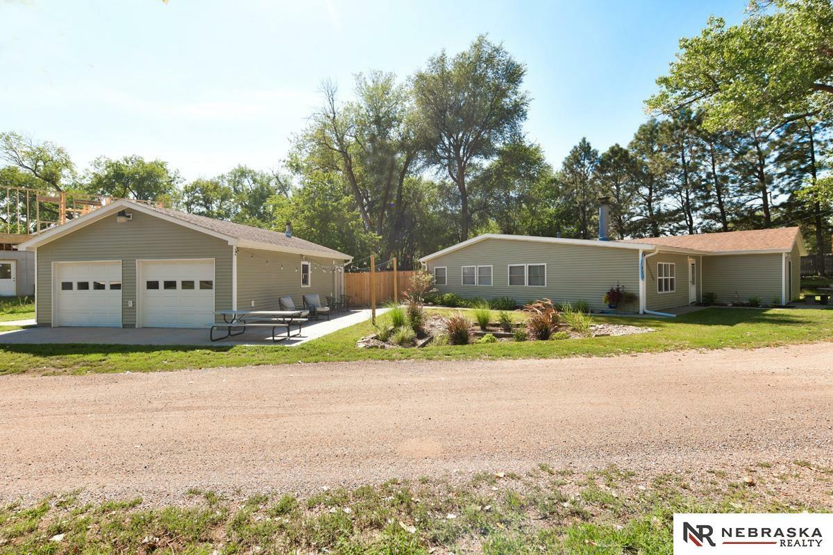 Property Photo:  633 Cottonwood  NE 68003 