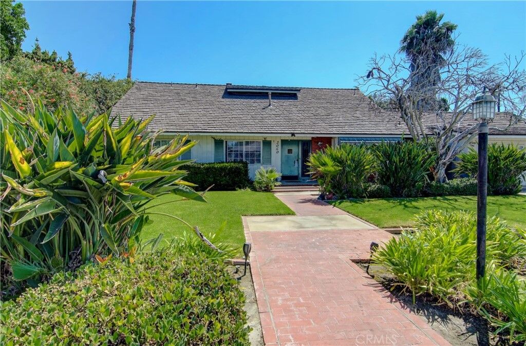 Property Photo:  2060 S Della Lane  CA 92802
