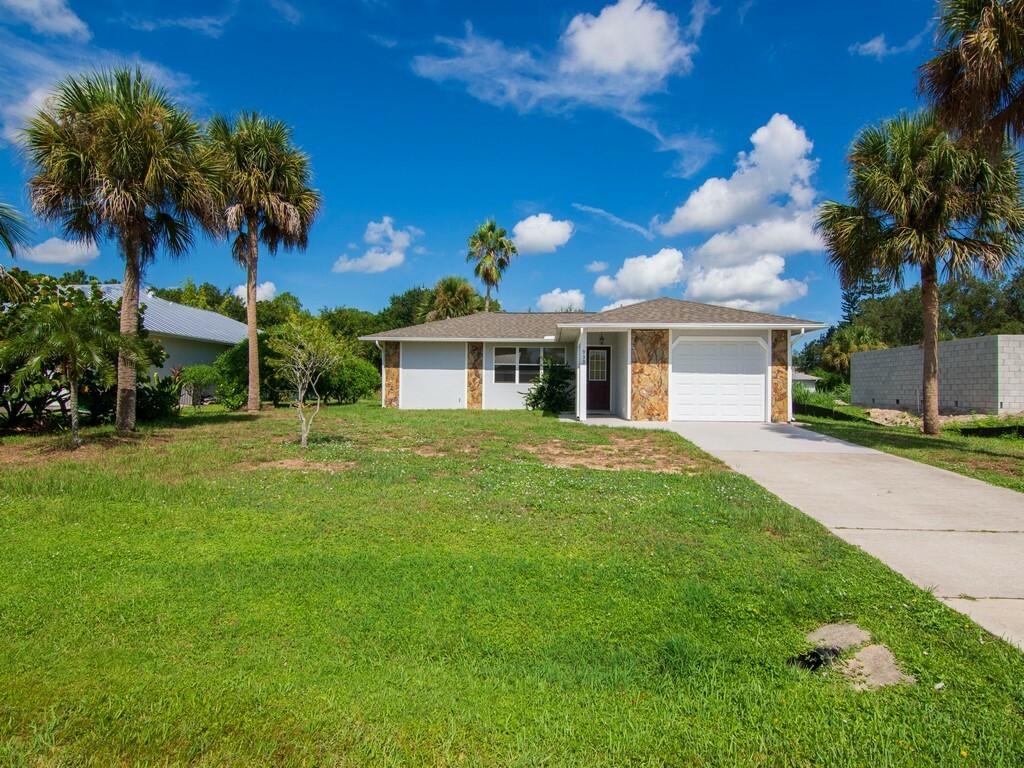 Property Photo:  939 Landsdowne Drive  FL 32958 