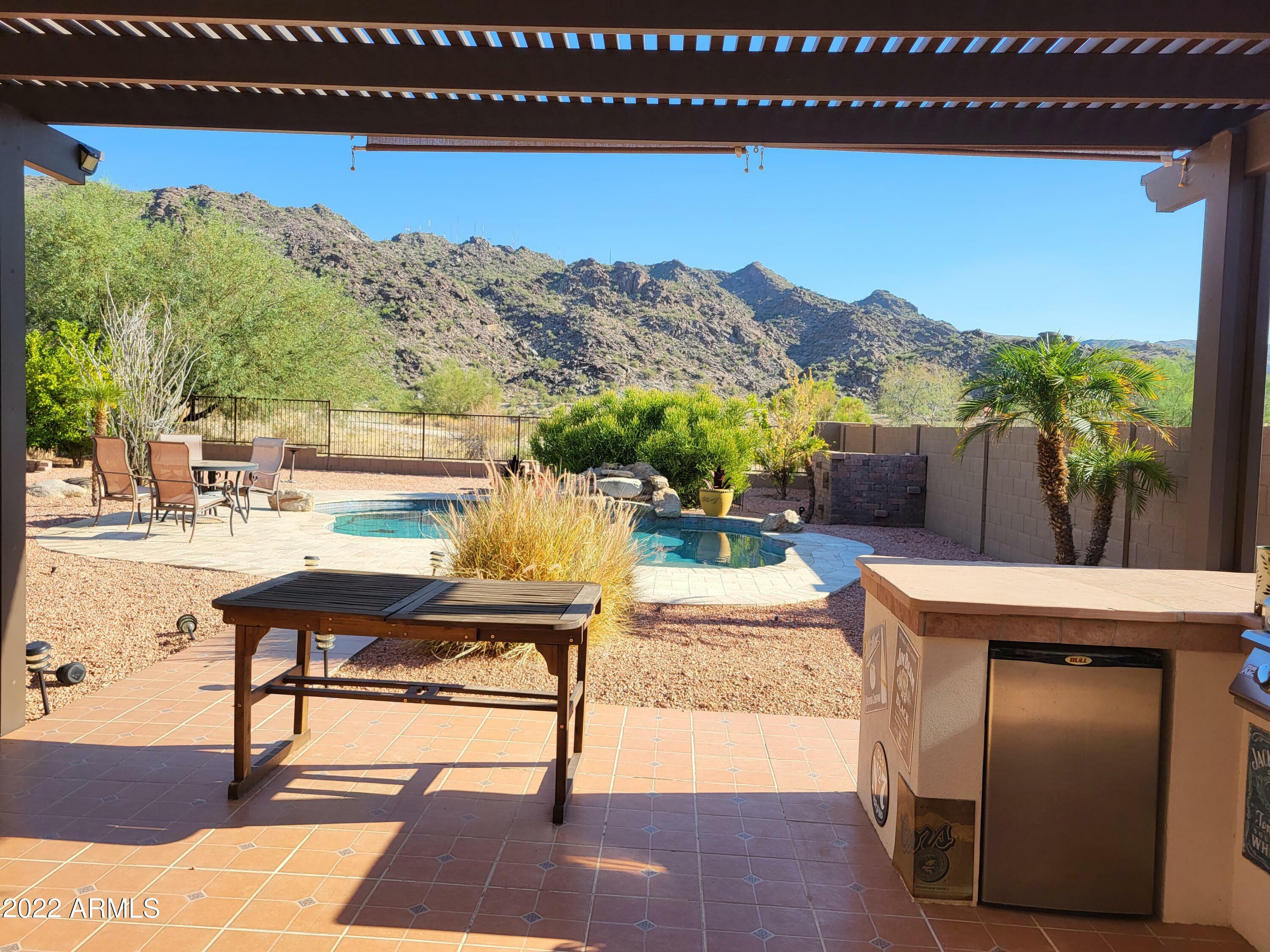 Property Photo:  413 E Summerside Road  AZ 85042 