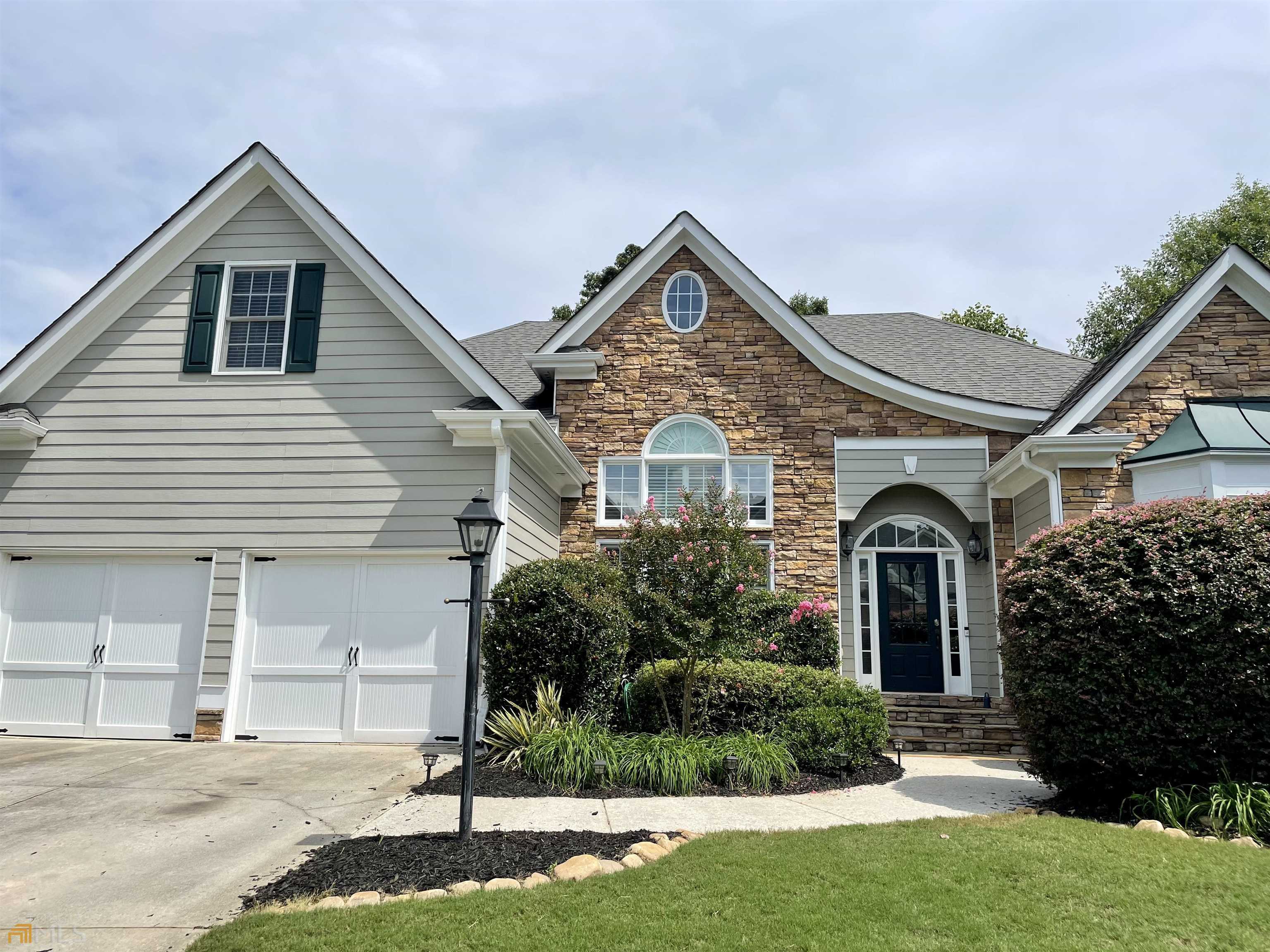 Property Photo: 1634 Hampton Oaks Bend GA 30066
