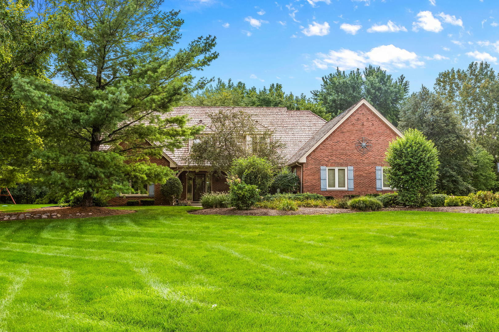 Property Photo: 3949 Hidden Hills Court IL 60047