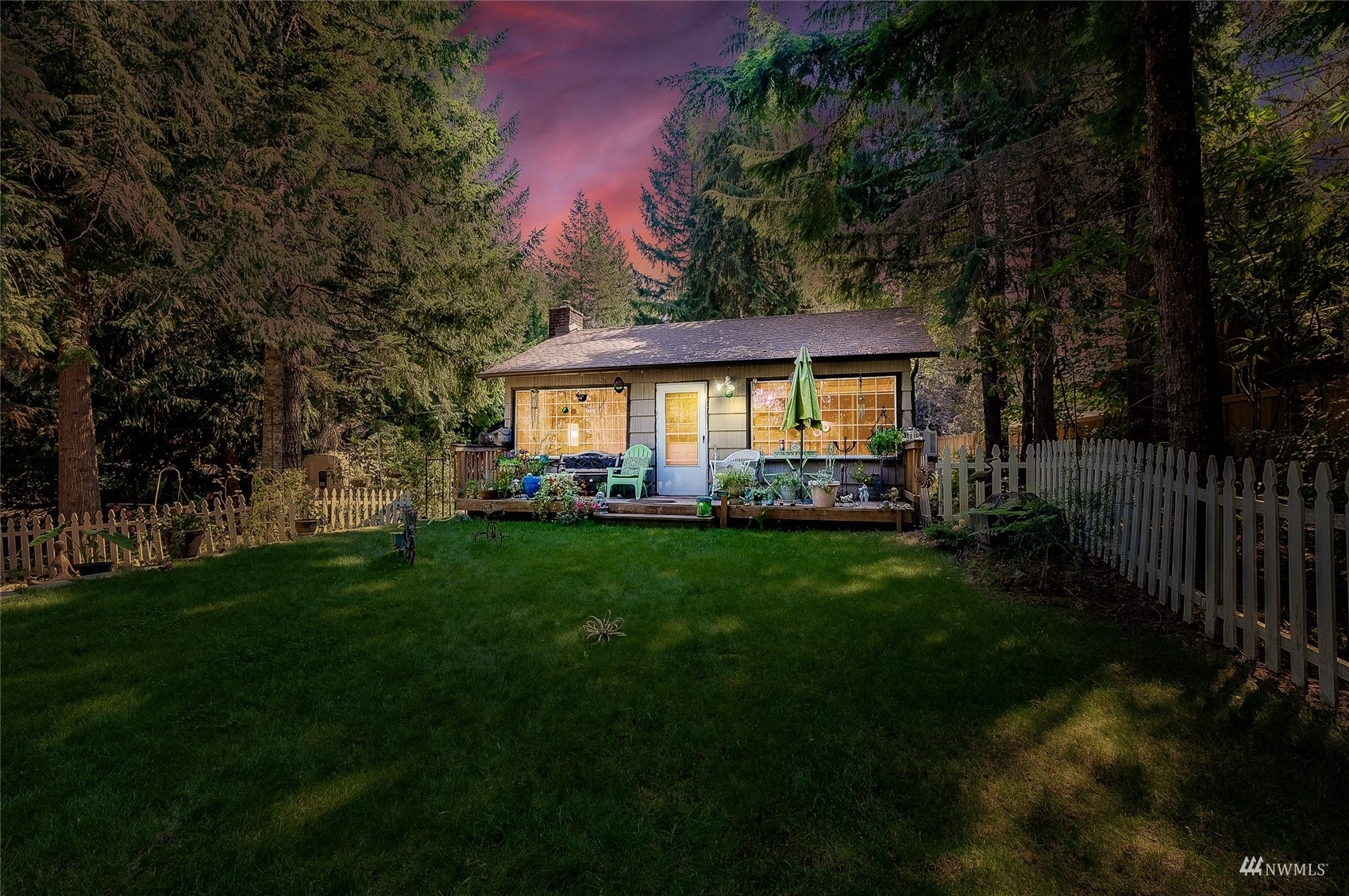 Property Photo:  910 E Trails End Drive  WA 98528 