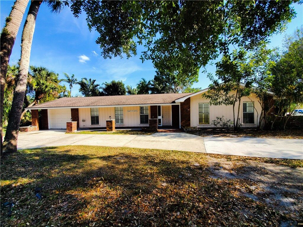 Property Photo:  2671 Victory Boulevard  FL 32960 
