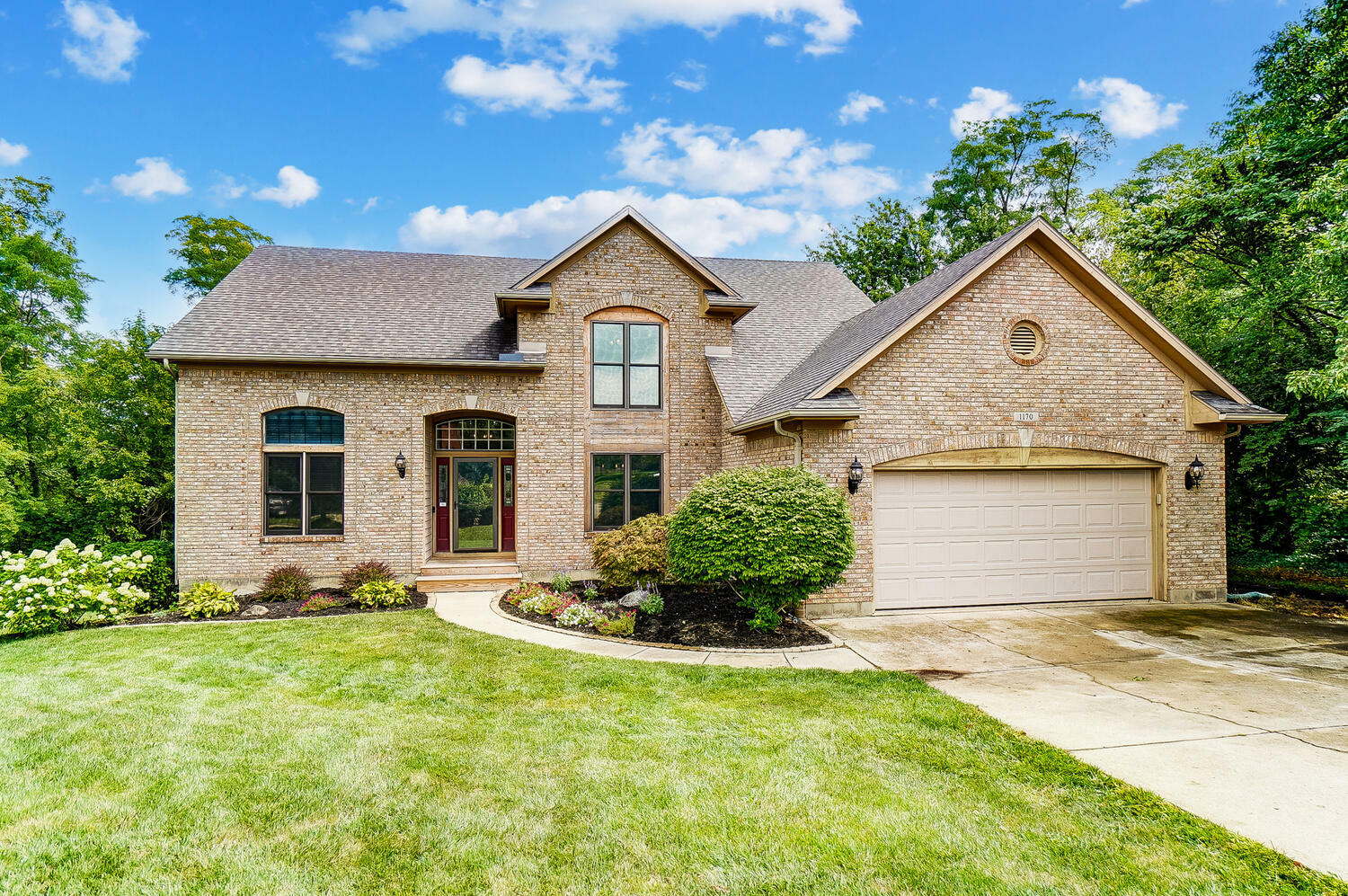 Property Photo: 1170 Sunny Glen Court OH 45377