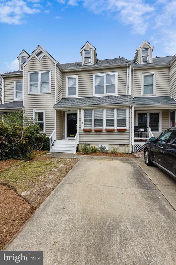 1316 Dewitt Avenue  Alexandria VA 22301 photo