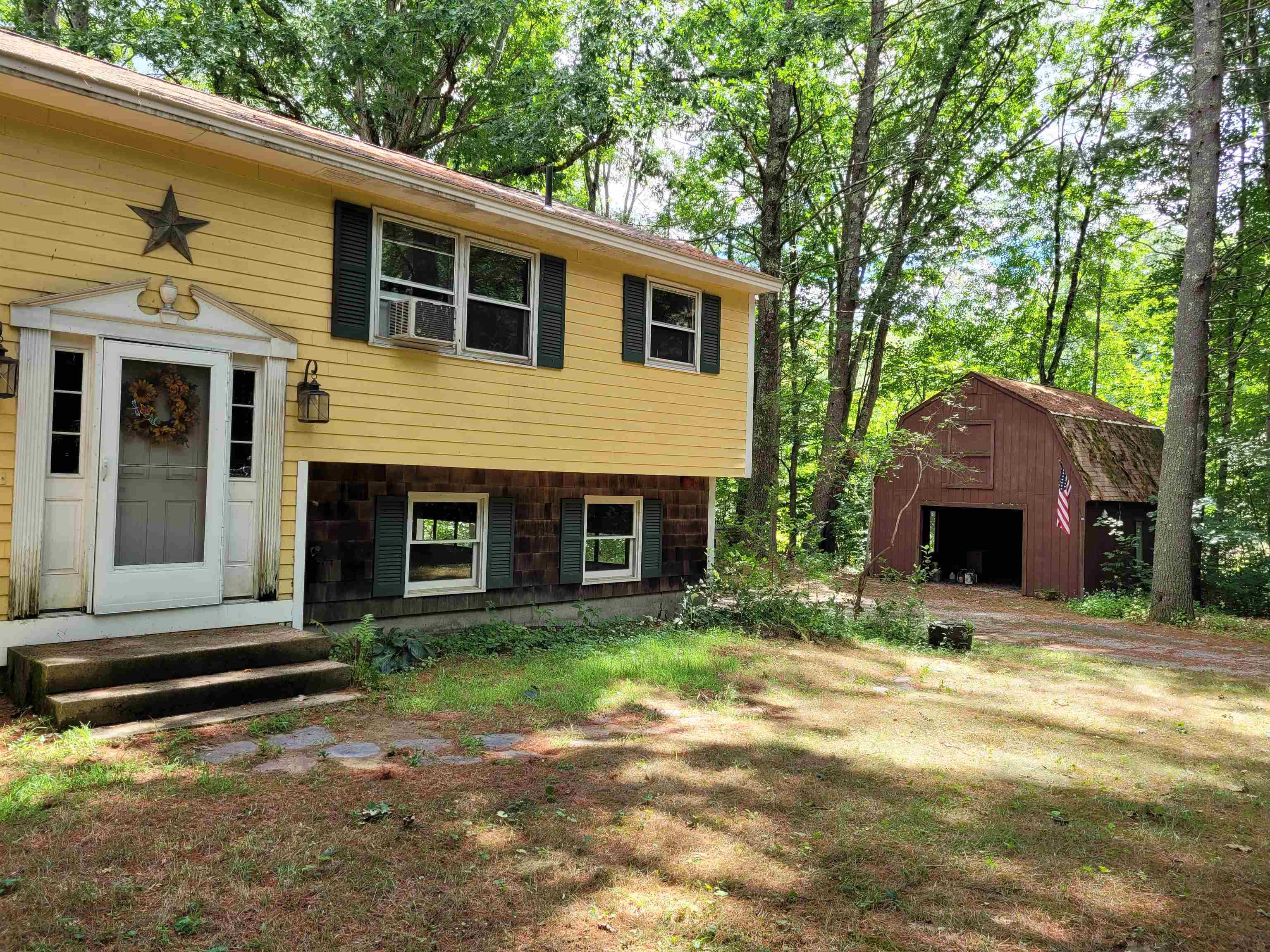 Property Photo:  41 Elk Drive  NH 03110 