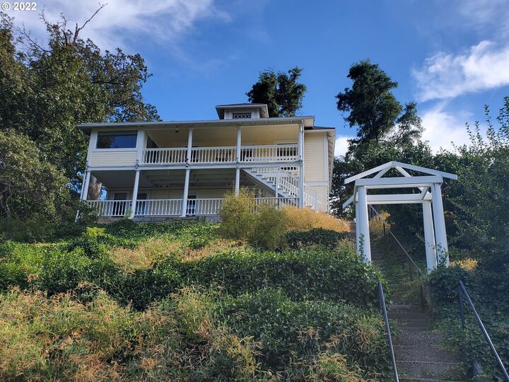 1006 Fourth Ave  Mosier OR 97040 photo