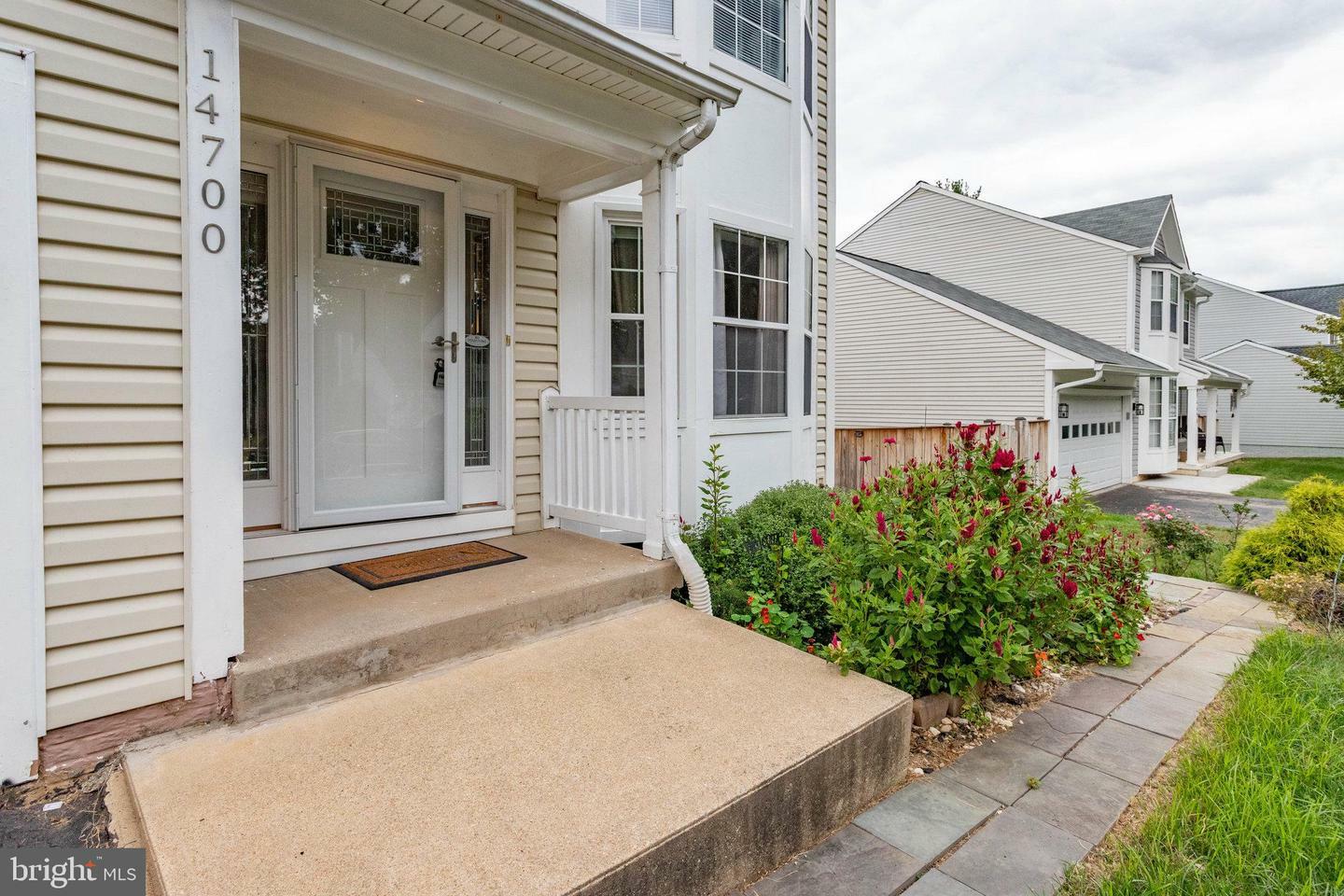 Property Photo: 14700 Stratford Drive VA 22193