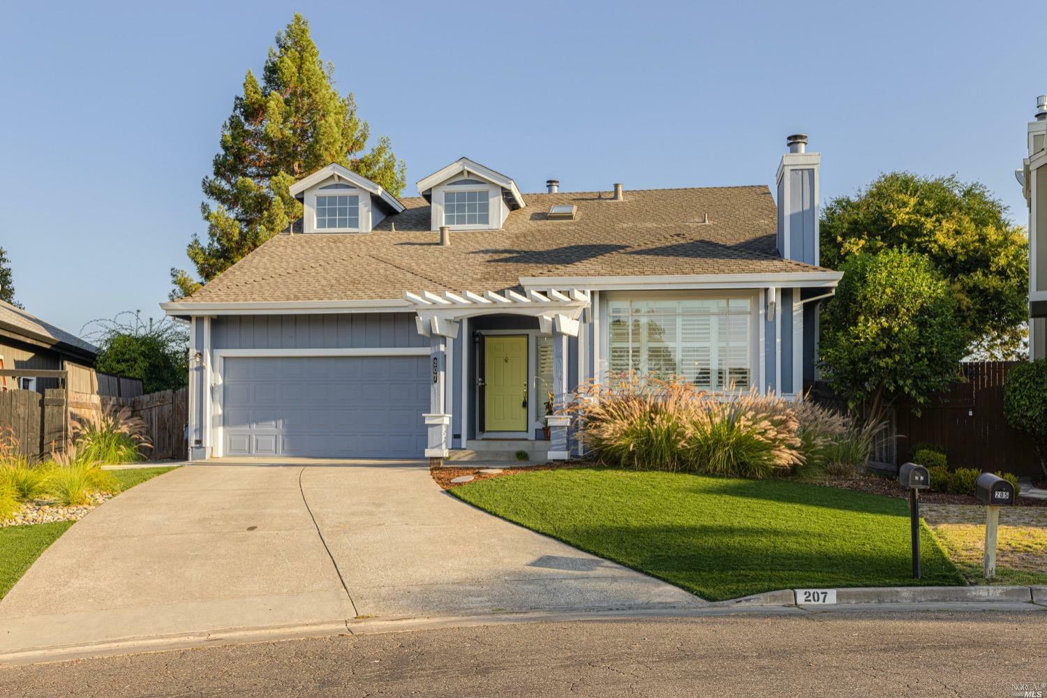 Property Photo:  207 White Oak Circle  CA 94952 