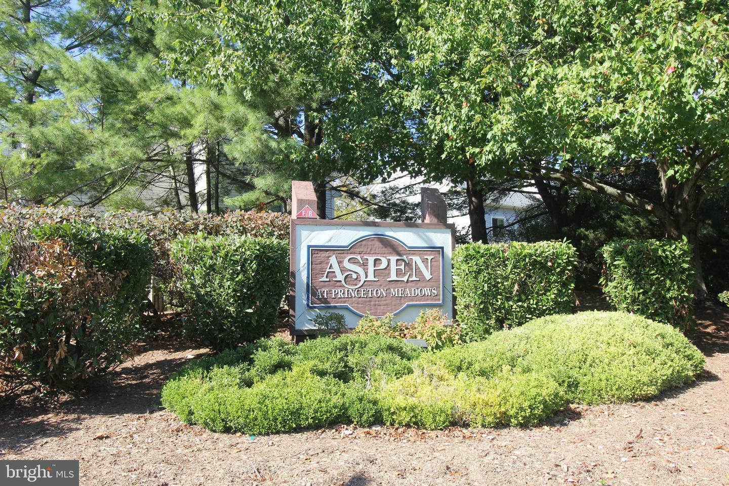 Property Photo:  804 Aspen Drive  NJ 08536 