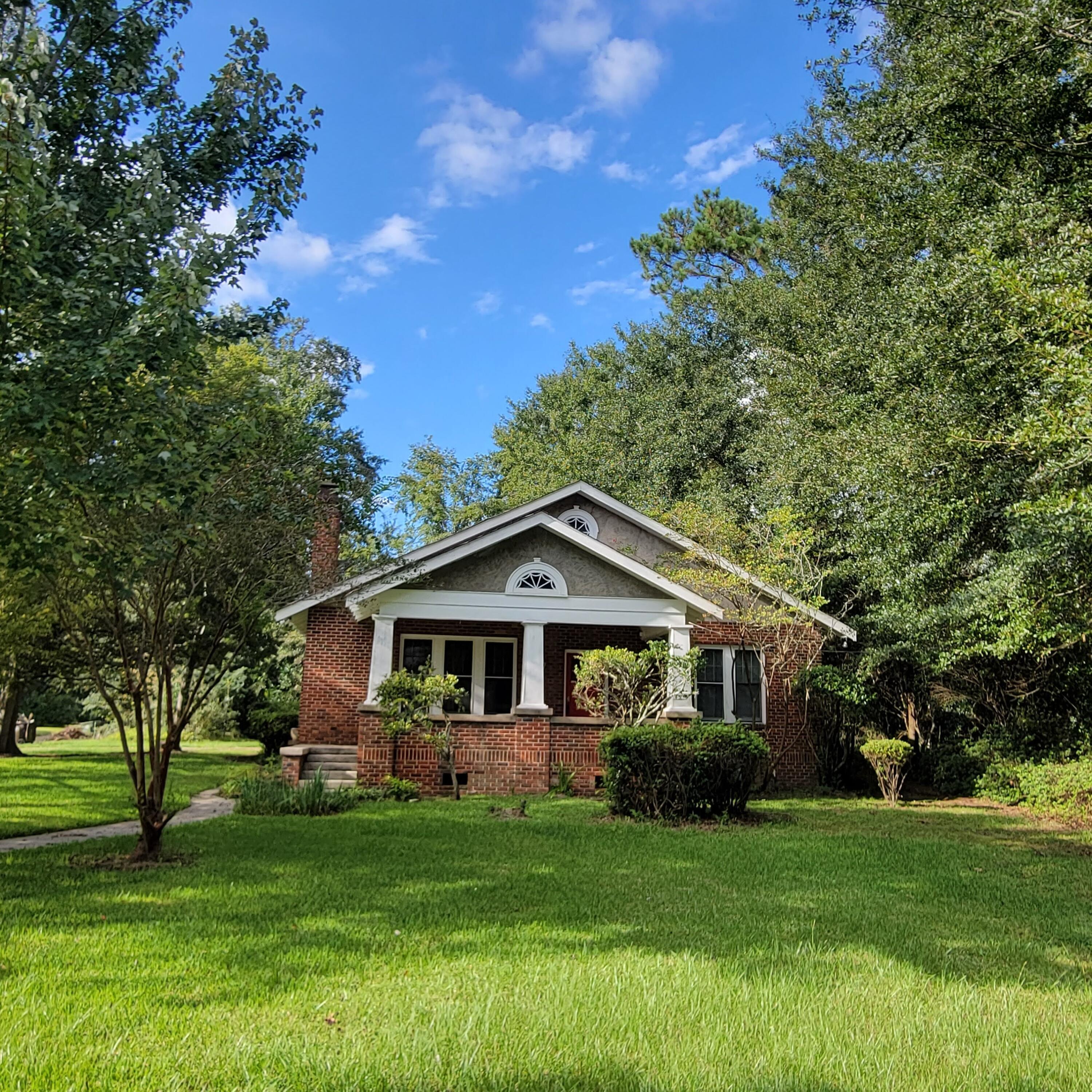 Property Photo:  218 W 7th St.  MS 39401 