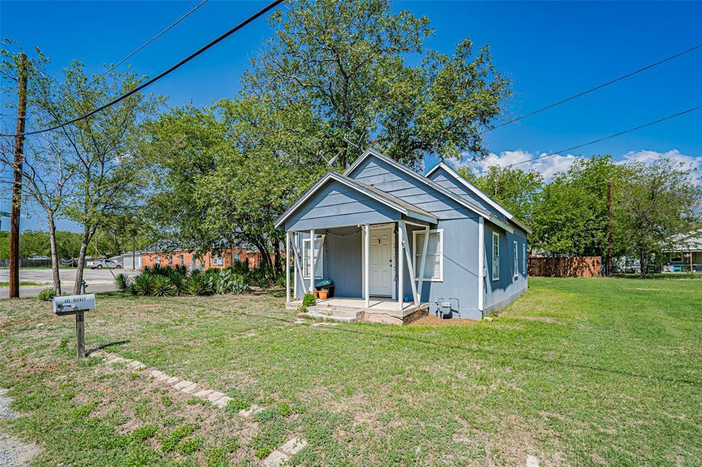 Property Photo:  495 W Walnut Street  TX 76401 