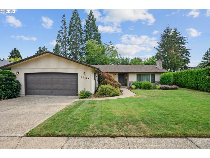 2907 NE Lynn Ct  McMinnville OR 97128 photo