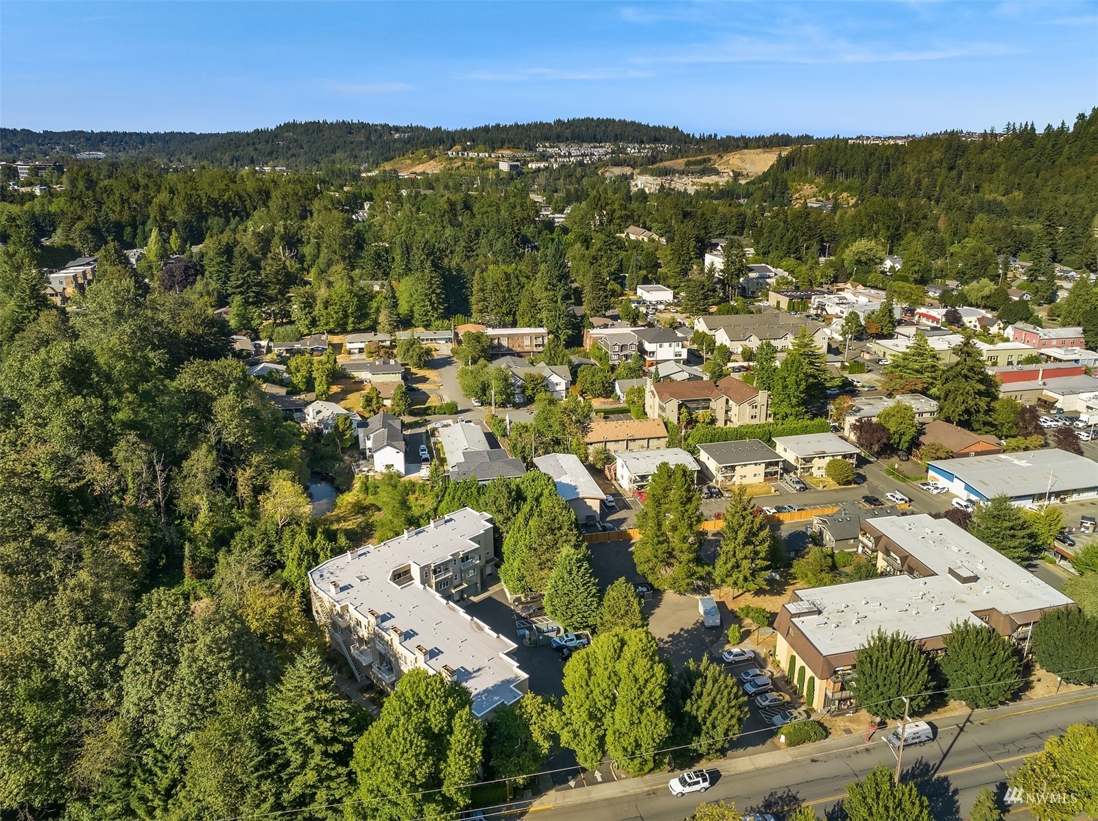 Property Photo: 140 W Sunset Way 5 WA 98027
