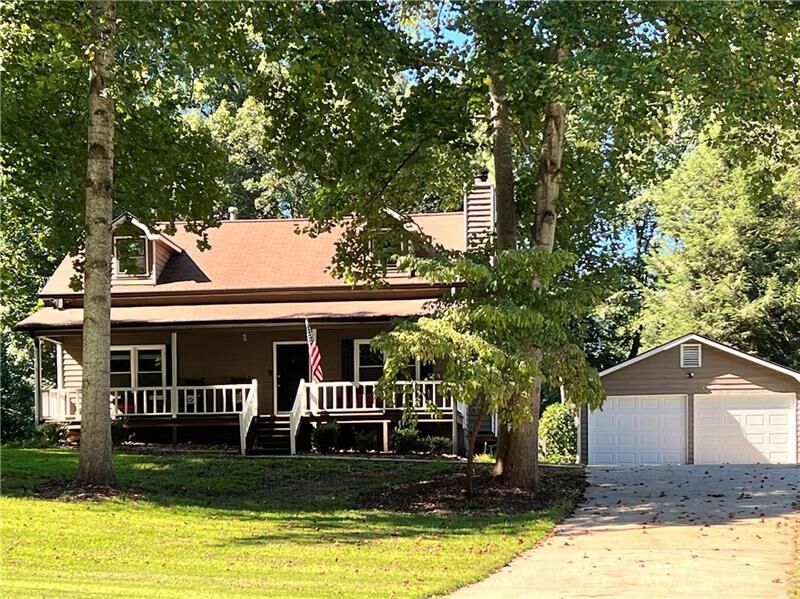 Property Photo: 135 Dalena Way GA 30157