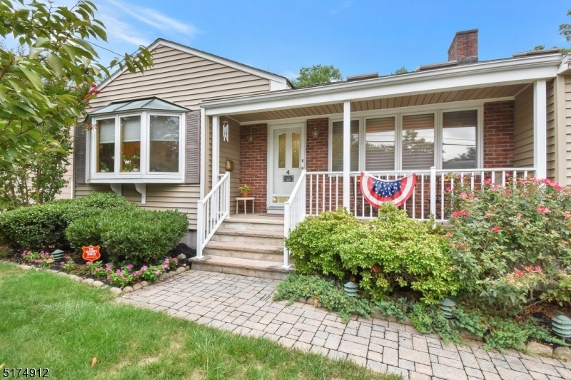 Property Photo: 4 Nomahegan Ct NJ 07016